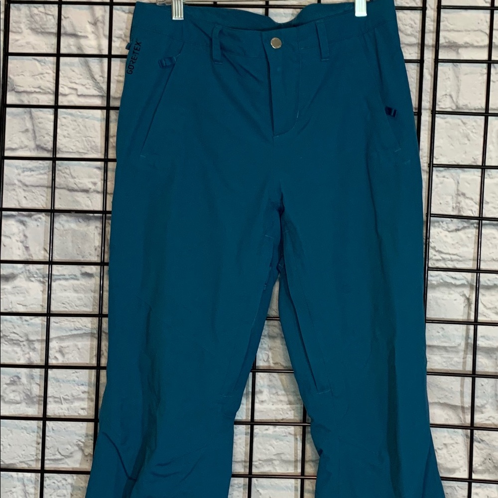 Gortex Women’s burton snowboard pants. Small